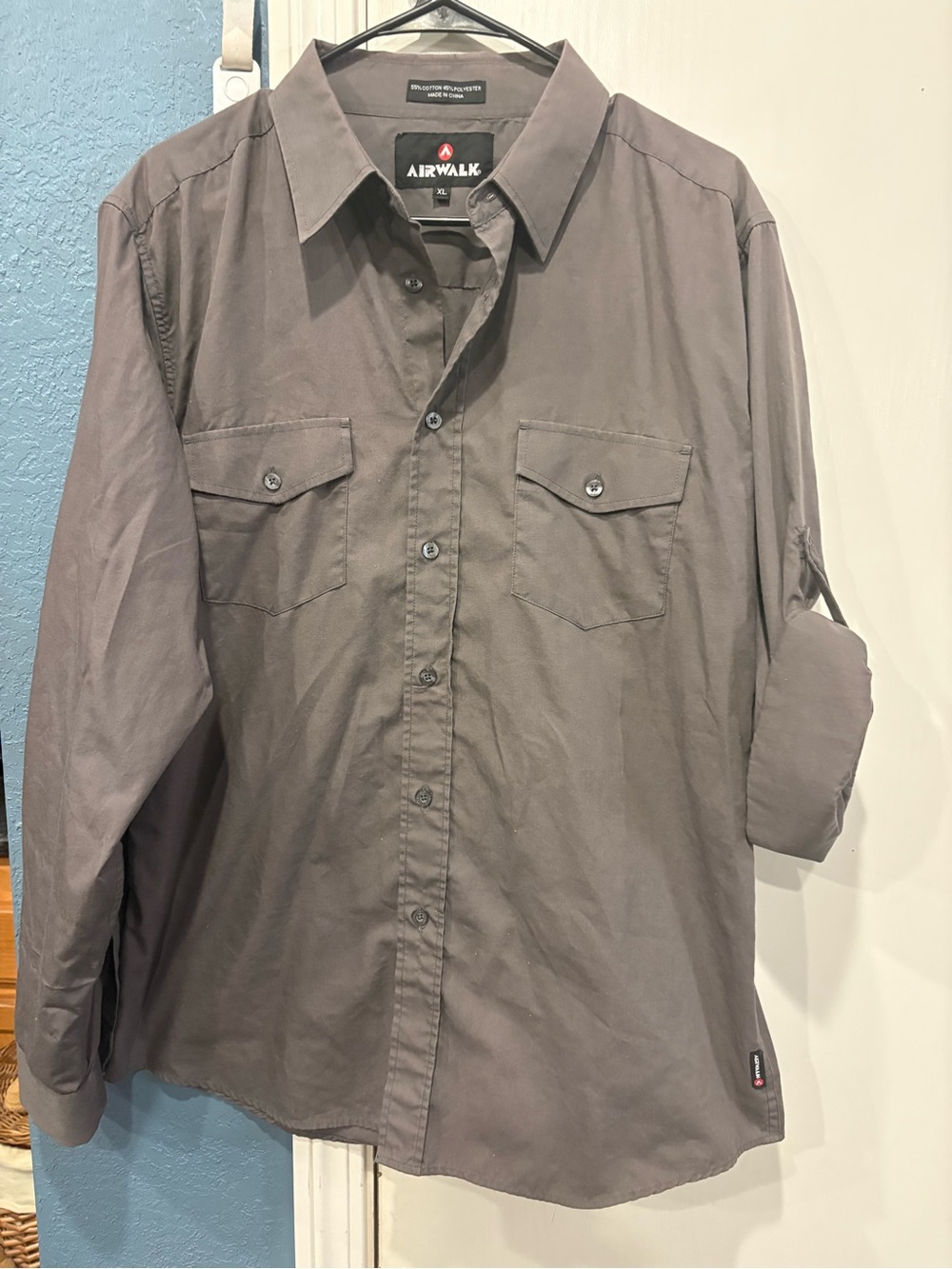 Airwalk Men’s Long-Sleeve Button-Up Shirt in Gray XL